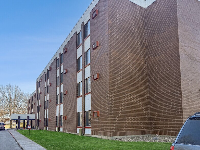 More Photos Of 1020 Shamrock Ln, Centerville Multifamily For Sale