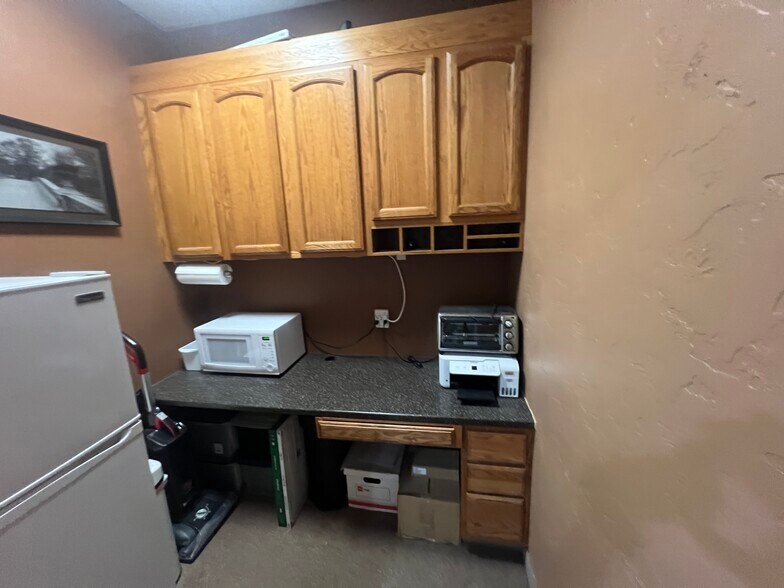 More Photos Of 2292 W Magee Rd, Tucson Coworking Space