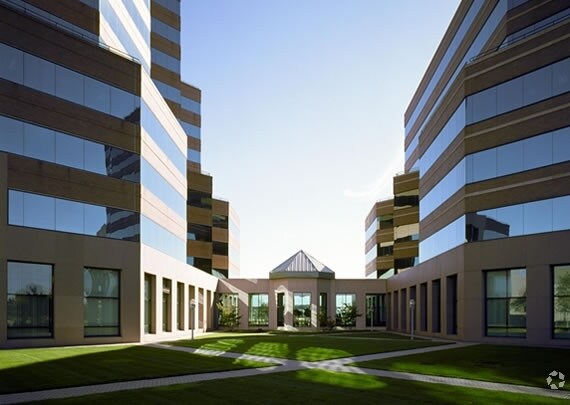 More Photos Of 555 Long Wharf Dr, New Haven Office For Lease