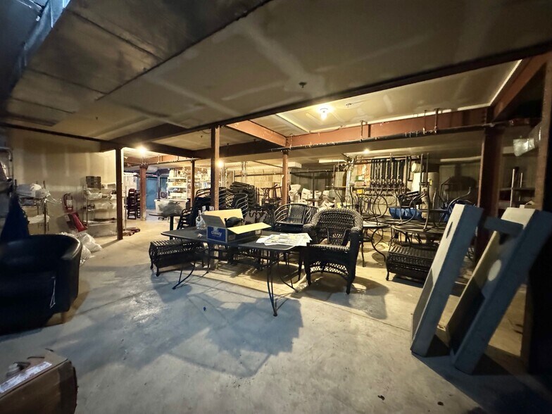 More Photos Of 370 Manor Ln, Jamesport Restaurant For Sale