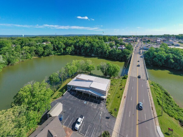 More Photos Of 410 Dinah Shore Blvd, Winchester Office Residential For Sale