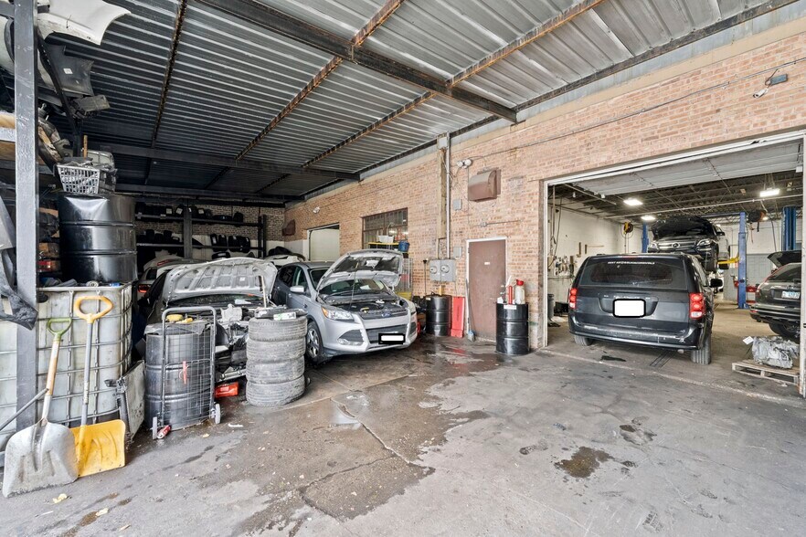 More Photos Of 3441-3445 N Pulaski Rd, Chicago Storefront Retail Office For Sale