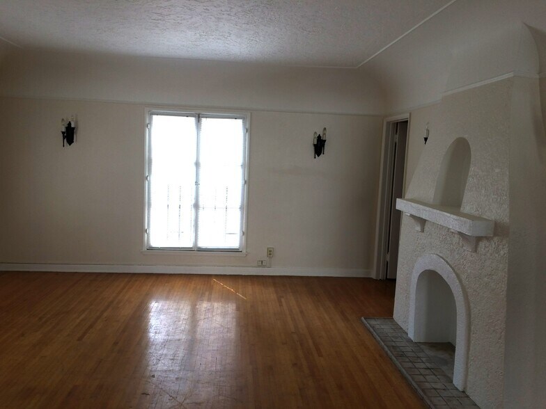 More Photos Of 3 Euclid Ave, Long Beach Multifamily For Sale