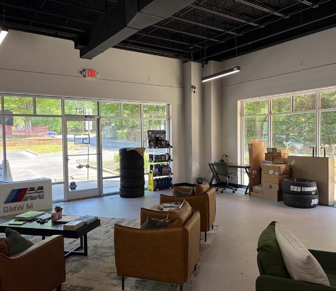 More Photos Of 8629 Glenwood Ave, Raleigh Freestanding For Lease