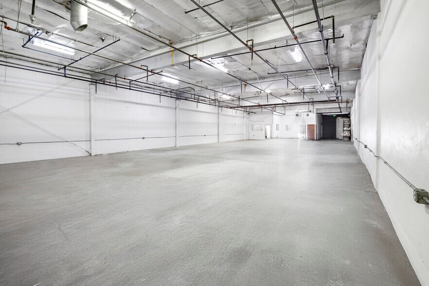 More Photos Of 3238 Union Pacific Ave, Los Angeles Industrial For Lease