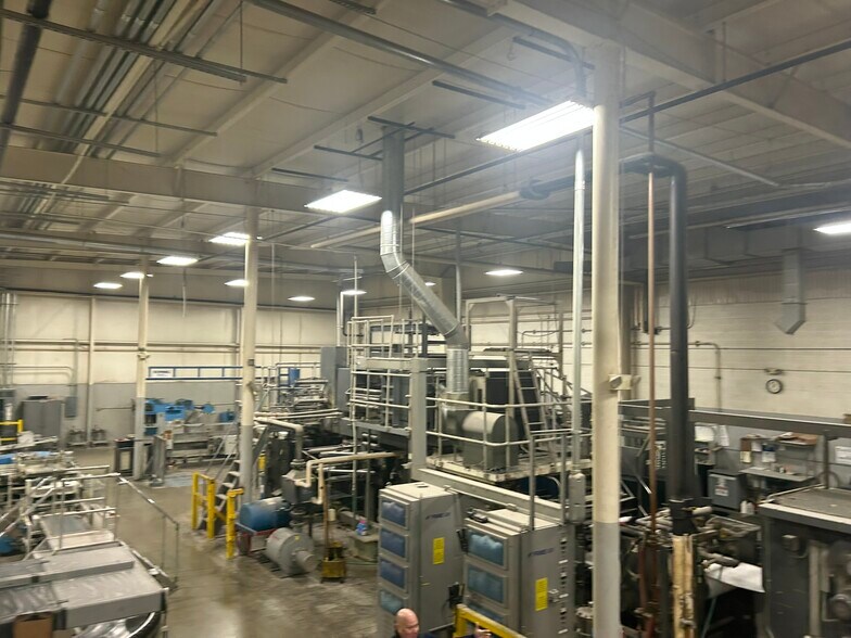 More Photos Of 3340-3350 Main St, Ravenna Light Manufacturing For Sale