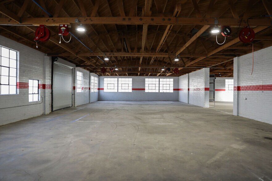 More Photos Of 10301 S La Cienega Blvd, Los Angeles Unknown For Lease