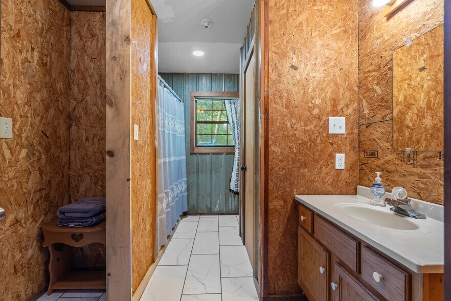 More Photos Of 122 Ouachita River Haven Rd, Pencil Bluff Hotel For Sale