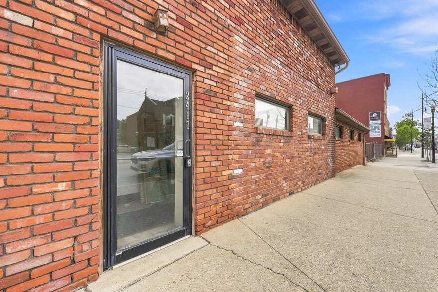 More Photos Of 2417 E Carson St, Pittsburgh Office For Sale