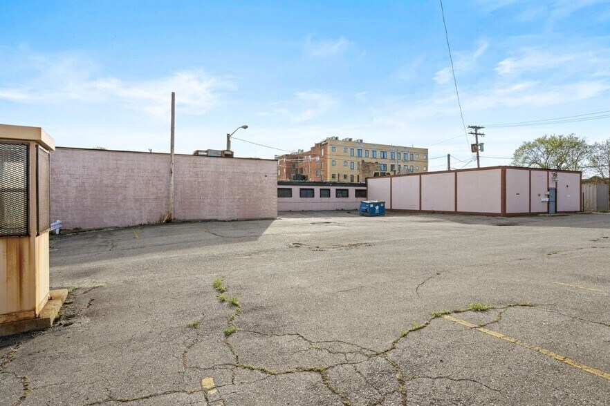 More Photos Of 8500 14th St, Detroit Medical For Sale
