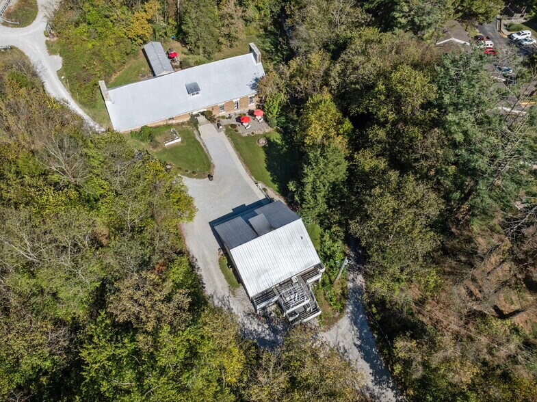 More Photos Of 4465 W Augusta Chatham Rd, Augusta Winery Vineyard For Sale