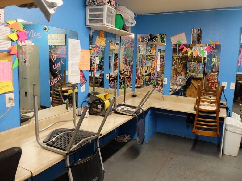 More Photos Of 54230 E 120 Rd, Miami Bar For Sale