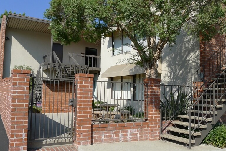 More Photos Of 44 E Foothill Blvd, Arcadia Office For Lease