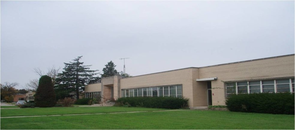 Primary Photo Of 3100 Randolph St, Bellwood Manufacturing For Lease