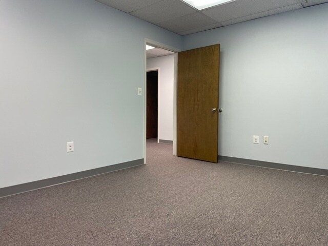 More Photos Of 503 Carlisle Dr, Herndon Flex For Lease