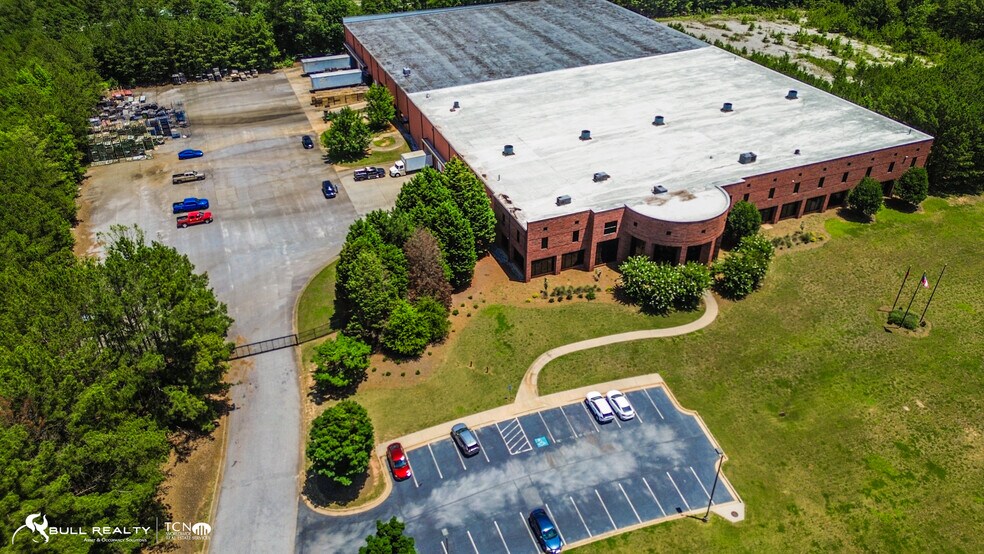 More Photos Of 14290 Lochridge Blvd, Covington Distribution For Lease
