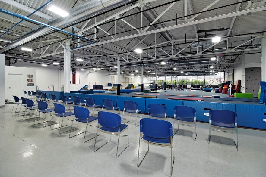 More Photos Of 375 E North St, Chelsea General Retail For Sale