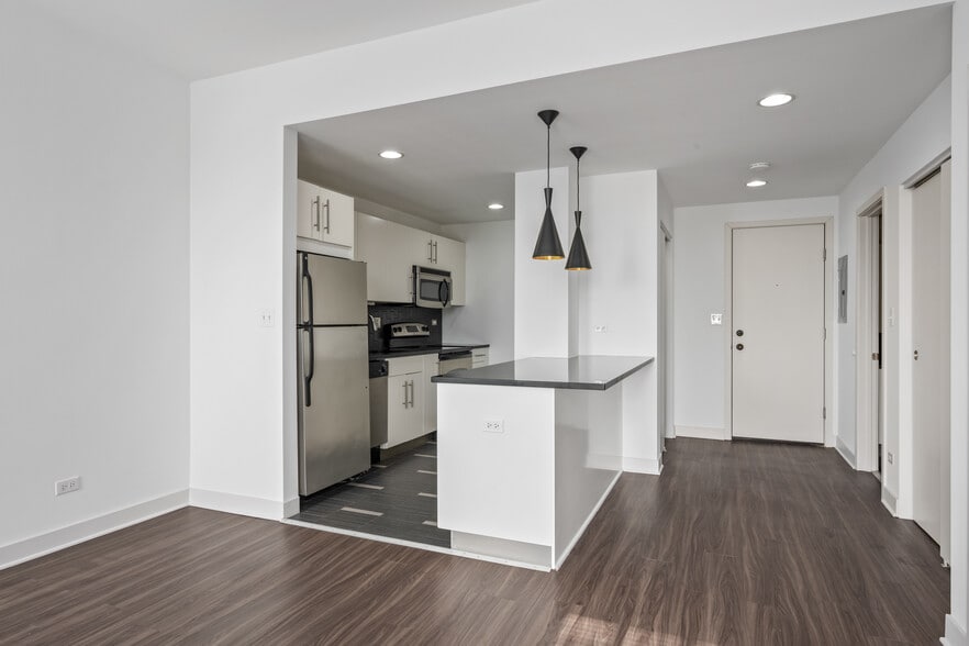More Photos Of 4659 S Drexel Blvd, Chicago Apartments For Sale