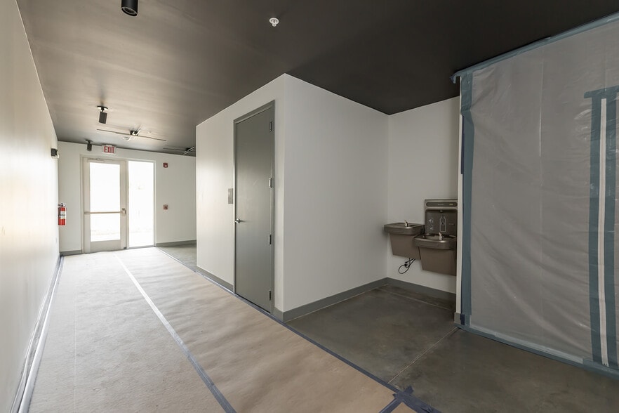 More Photos Of 300 S Hollywood St, Memphis Apartments For Sale