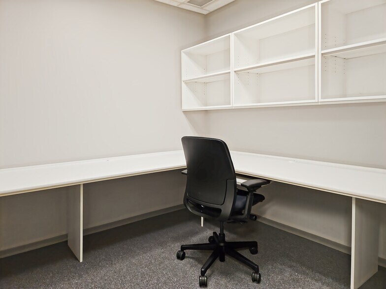 More Photos Of 2321 Energy Dr, Louisville Coworking Space