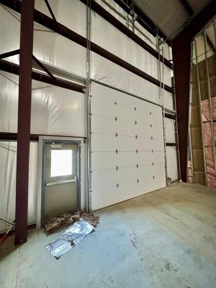 More Photos Of 5700 Eastside Parkway Dr, Gas City Light Distribution For Lease