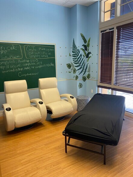 More Photos Of 3501 N Ocean Dr, Hollywood Coworking Space