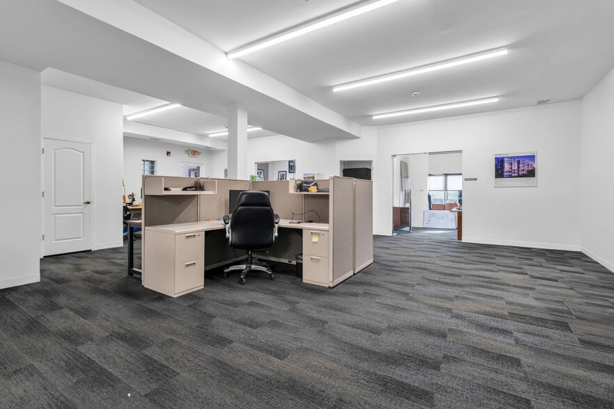 More Photos Of 140 W Main St, Clinton Township Office For Sale