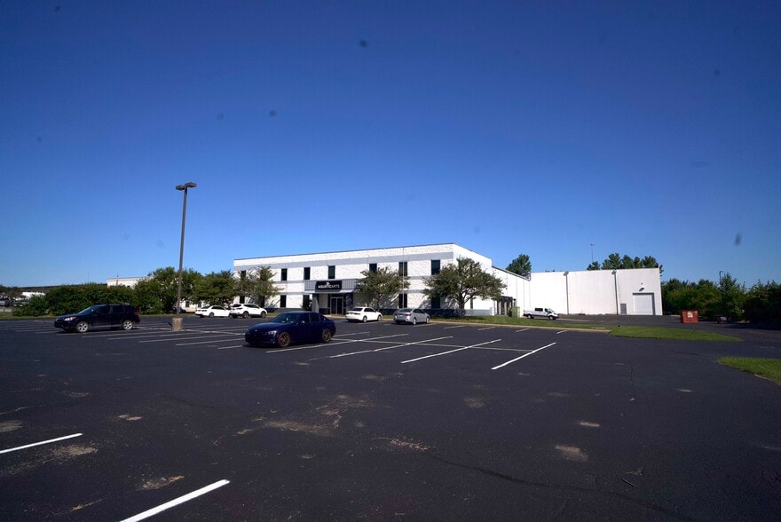 More Photos Of 6352 Airway Dr, Indianapolis Manufacturing For Sale