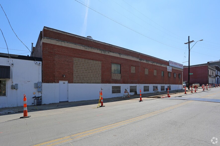 More Photos Of 303 Grand Blvd, Kansas City Warehouse For Sale