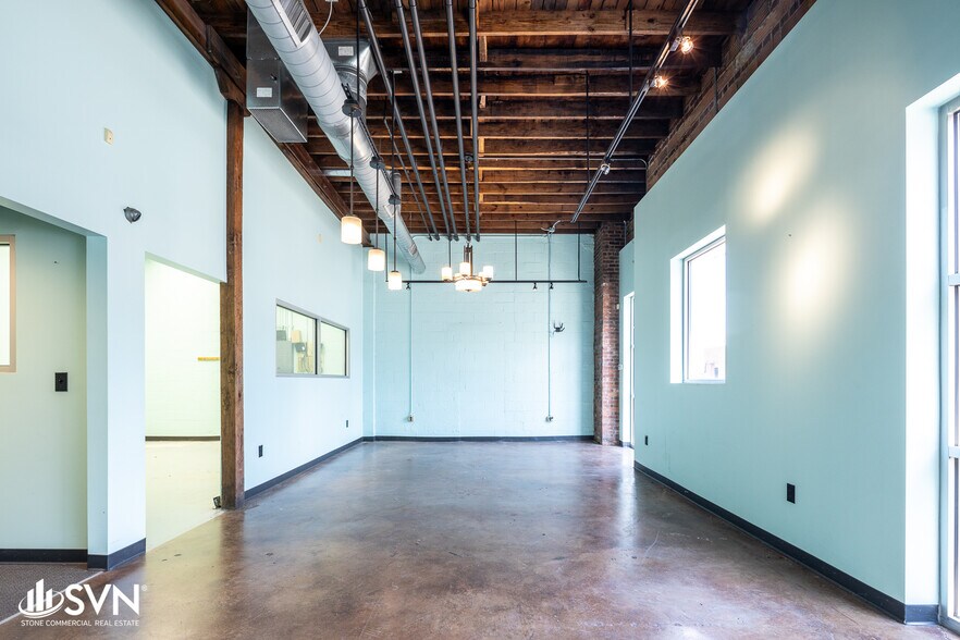More Photos Of 309 N Ashland Ave, Lexington Warehouse For Lease