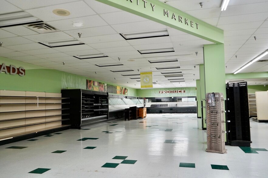 More Photos Of 13710 Deshler Rd, North Baltimore Freestanding For Sale