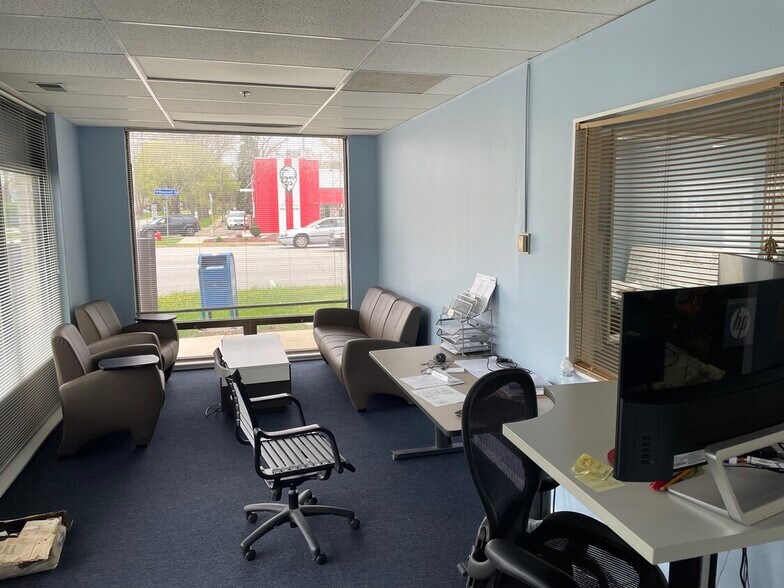 More Photos Of 9999 W Roosevelt Rd, Westchester Office For Sale