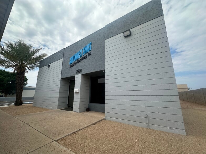 More Photos Of 2214 W Huntington Dr, Tempe Warehouse For Lease