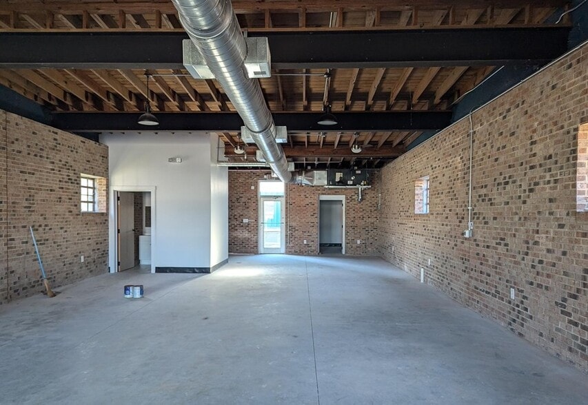 More Photos Of 102 E Green St, Franklinton General Retail For Lease