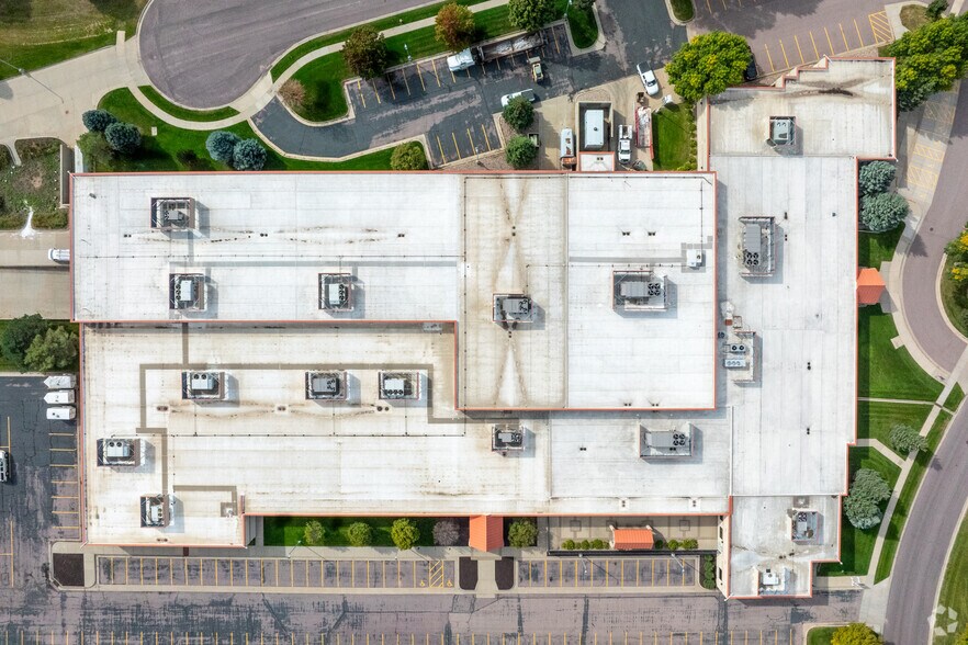 More Photos Of 3901 W 53rd St, Sioux Falls Flex For Sale