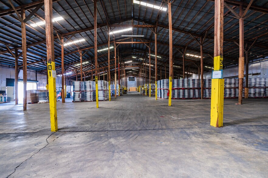 More Photos Of 401 Hardy Ave, Corsicana Warehouse For Lease