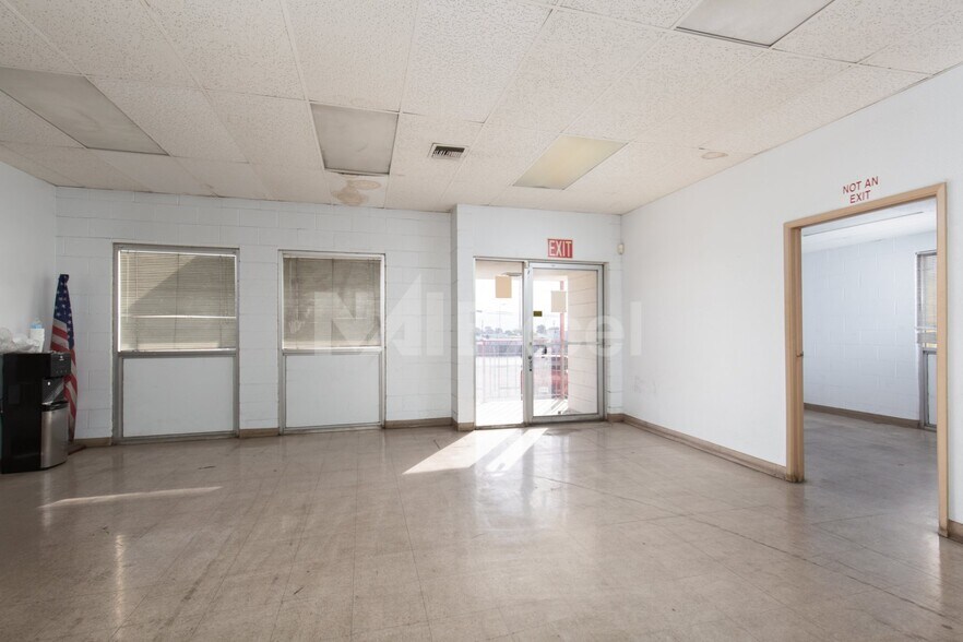 More Photos Of 3537 N Bruce St, North Las Vegas Truck Terminal For Sale
