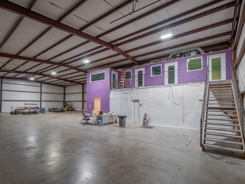 More Photos Of 13730 Immanuel Rd, Pflugerville Warehouse For Lease