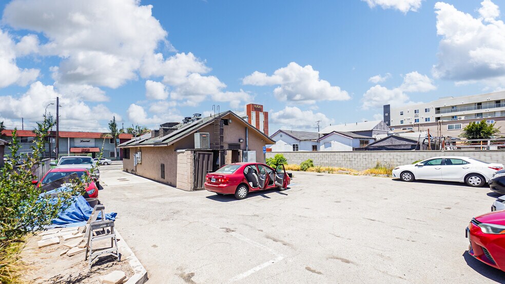 More Photos Of 10300 S Inglewood Ave, Inglewood Freestanding For Sale