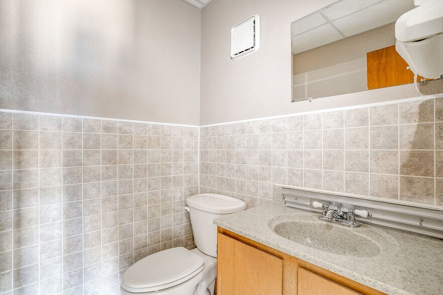 More Photos Of 401 S Jim Wright Fwy, Fort Worth Unknown For Lease