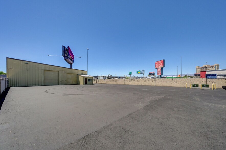 More Photos Of 2951 Westwood Dr, Las Vegas Distribution For Lease