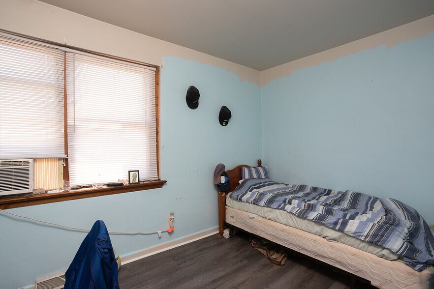 More Photos Of 121 S Pavilion Ave, Riverside Storefront Retail Residential For Sale