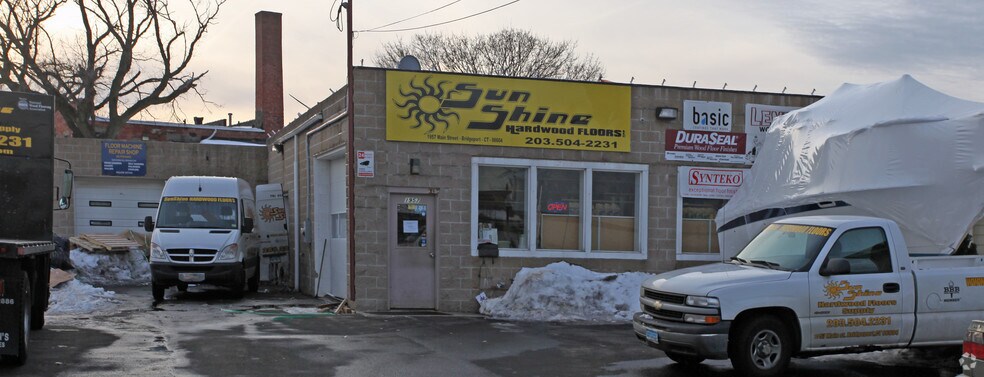 Primary Photo Of 1957-1959 Main St, Bridgeport Auto Repair For Sale