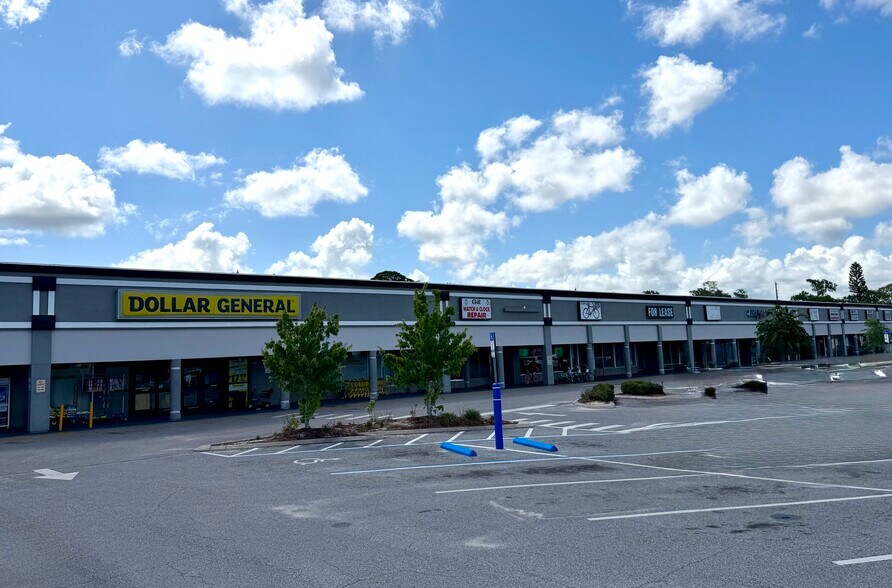 Primary Photo Of 6604 US Highway 19 N, New Port Richey Unknown For Lease