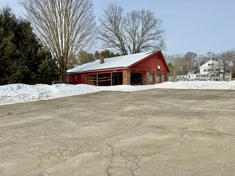 Primary Photo Of 524 Main St S, Woodbury Garden Center For Lease