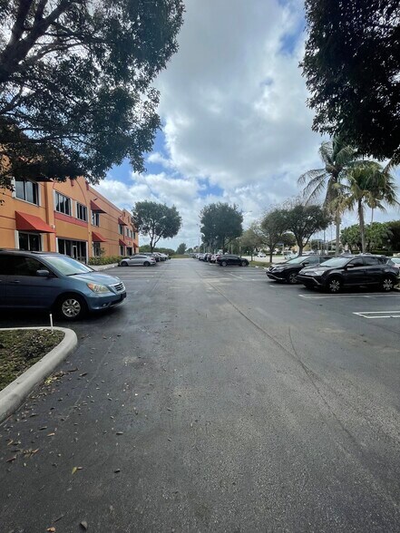 More Photos Of 3301-3389 NW 97th Ave, Miami Warehouse For Sale