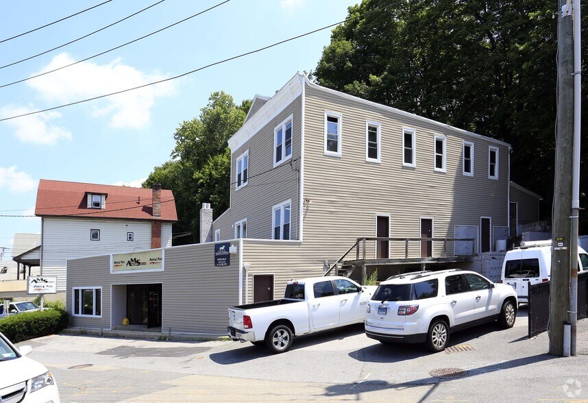 More Photos Of 45 Columbia Ave, Thornwood Freestanding For Sale