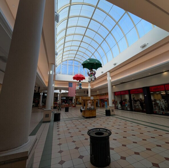 More Photos Of 123 Palmer Park Mall, Easton Unknown For Lease