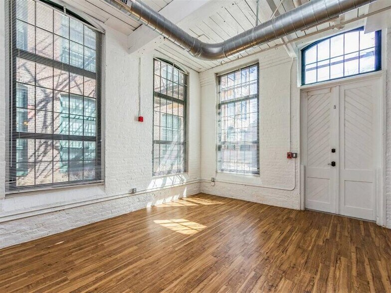 More Photos Of 166 Valley St, Providence Apartments For Sale