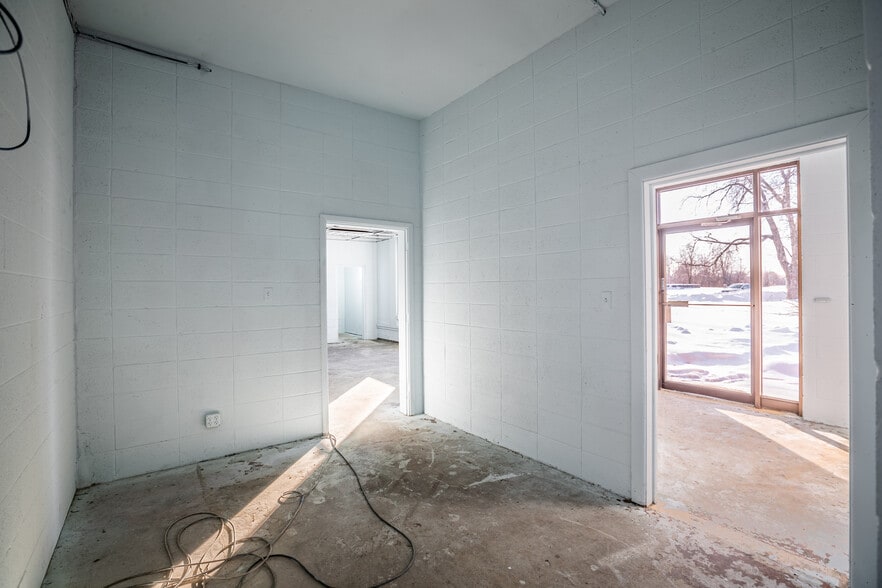 More Photos Of 445 Holton St, Sparta Warehouse For Lease